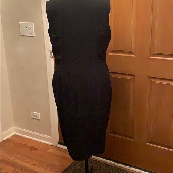 Sleeveless Black Dress - Picture 5 of 8